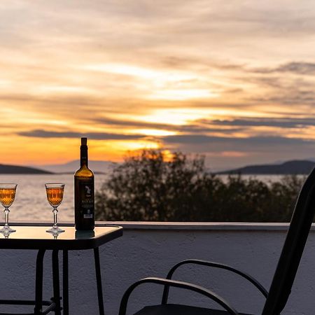 Appartement Ο Μόλος à Marmari  Extérieur photo