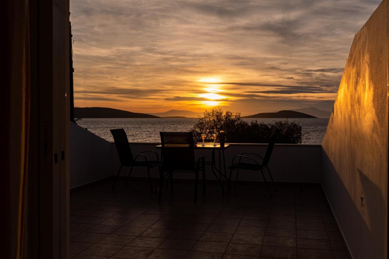 Appartement Ο Μόλος à Marmari  Extérieur photo